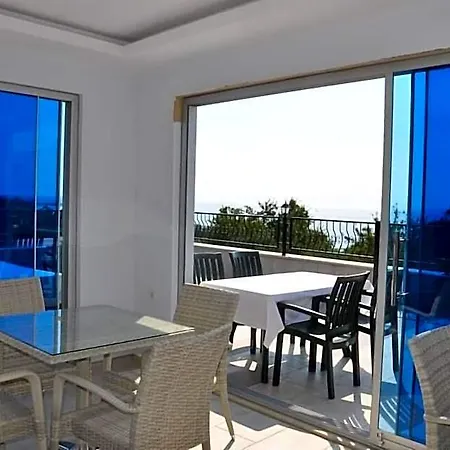 Hotel Beachway Sidé